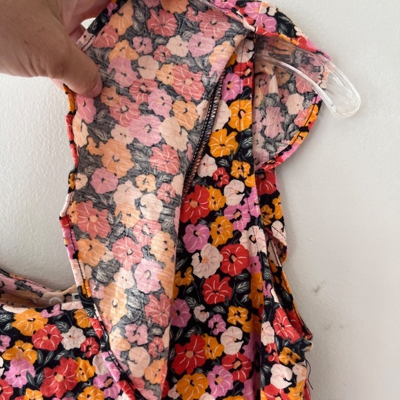 LOFT Sz M Ann Taylor Floral Ruffle Tank Top Blouse Stretch Soft - Picture 4 of 5